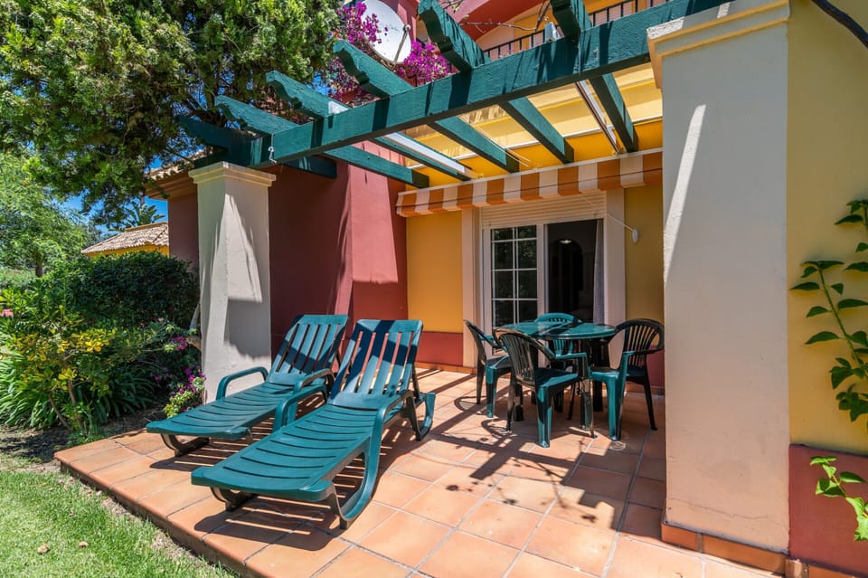 Apartment | Outdoor dining