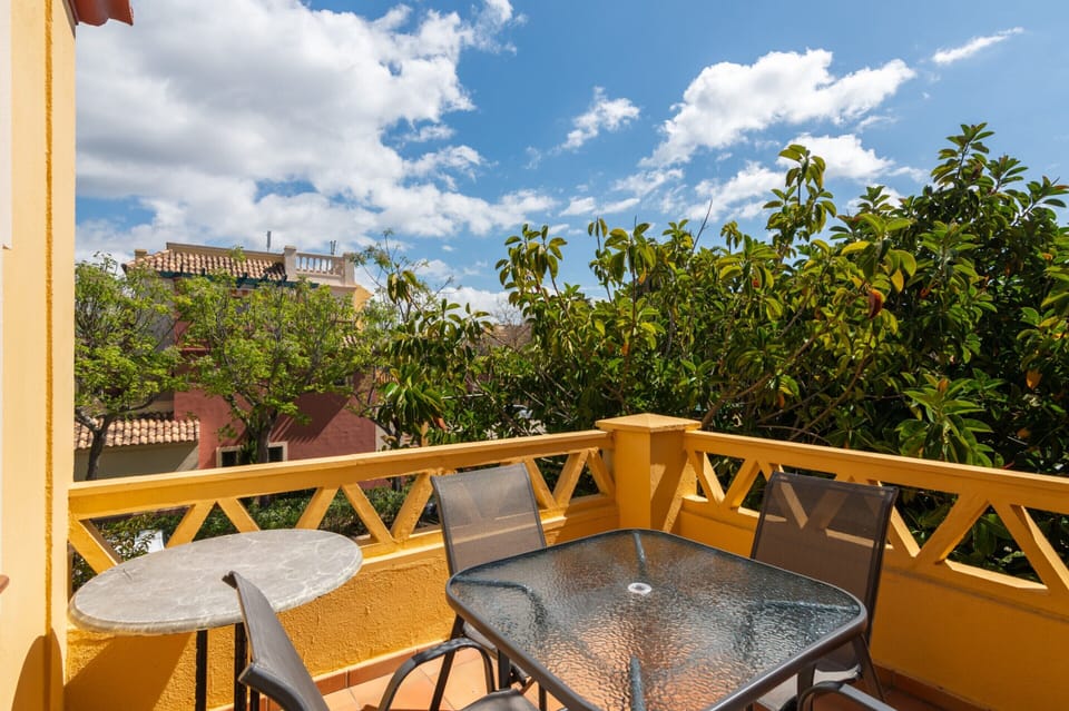 Apartment | Outdoor dining