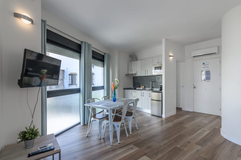 Apartment | Private kitchen | Fridge, microwave, coffee/tea maker, electric kettle