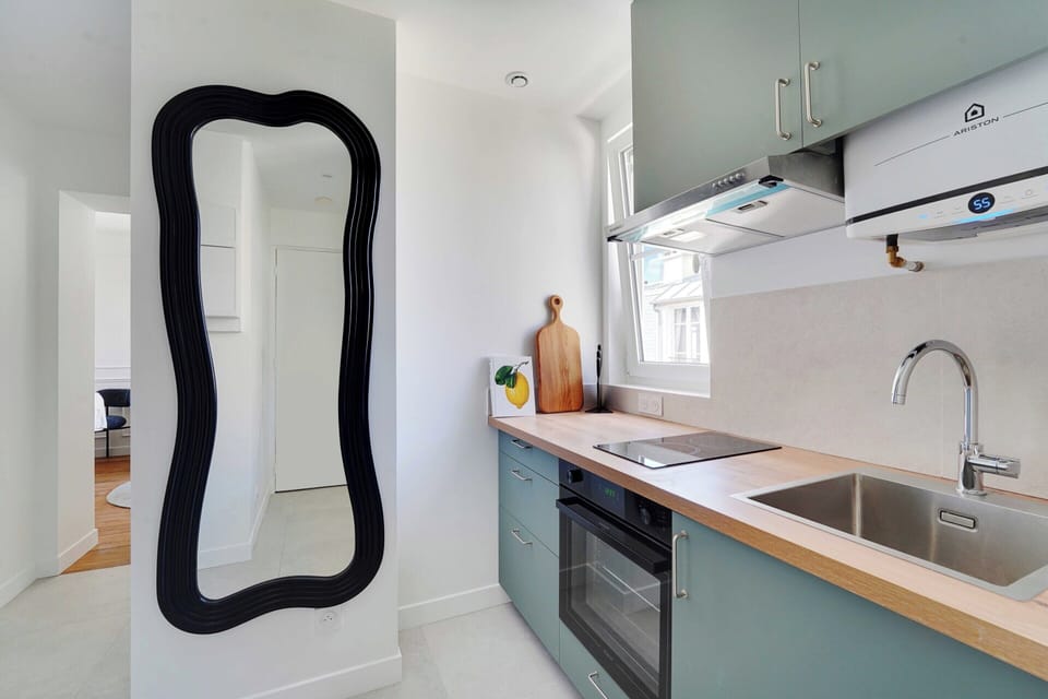 Apartment | Private kitchen | Fridge, microwave, oven, stovetop