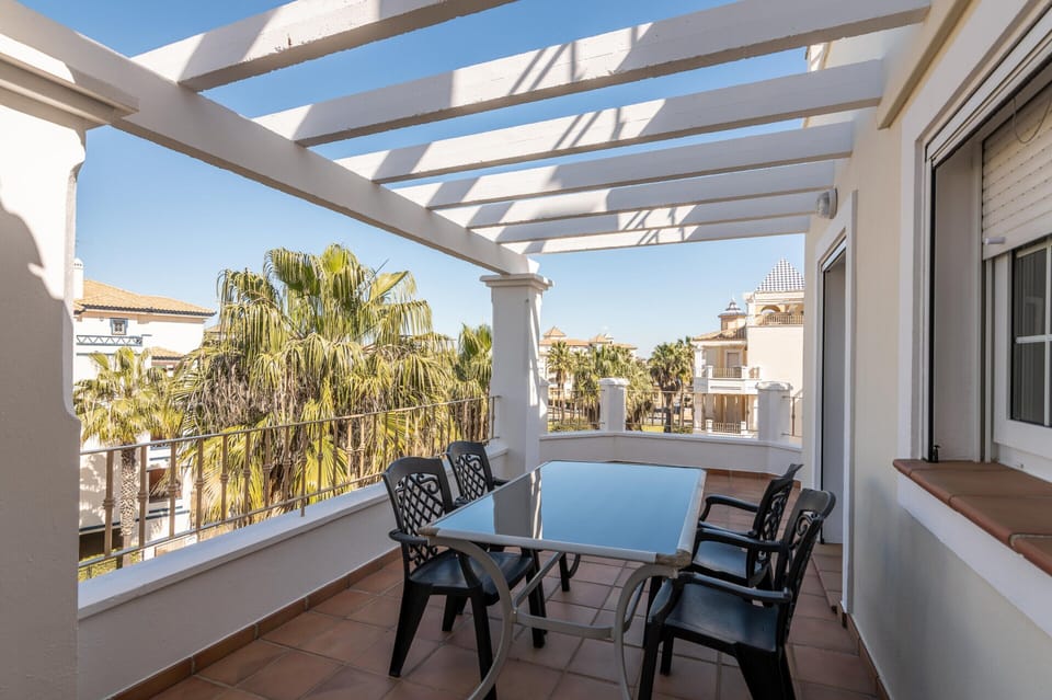 Apartment | Outdoor dining