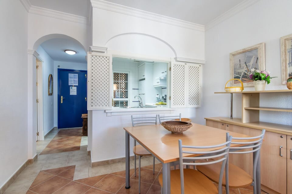 Apartment | Dining