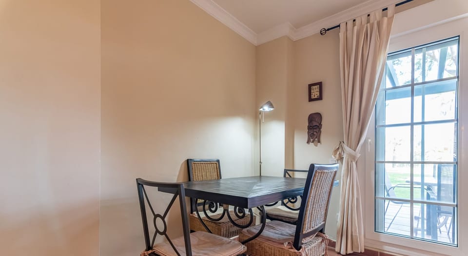 Apartment | Dining