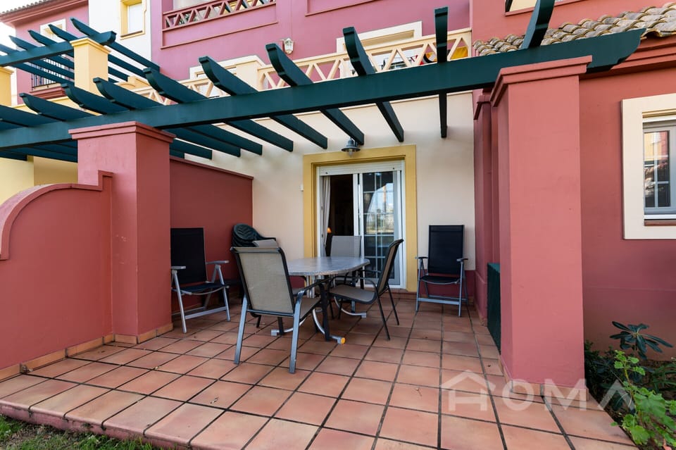 Apartment | Outdoor dining