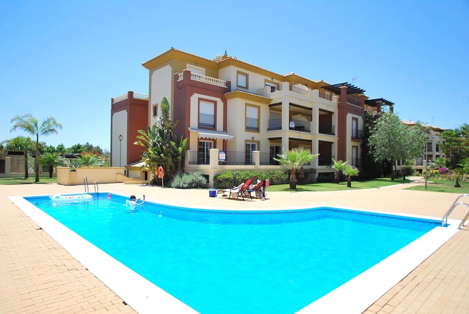 Apartment | Pool | Outdoor pool