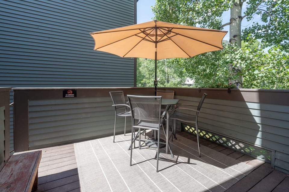 Deck - Private deck space