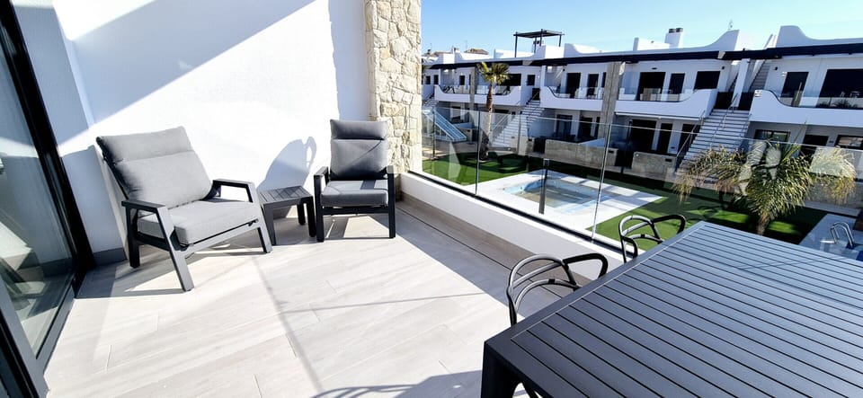 Apartment | Outdoor dining