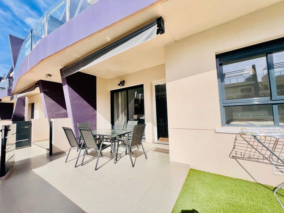 Apartment | Outdoor dining