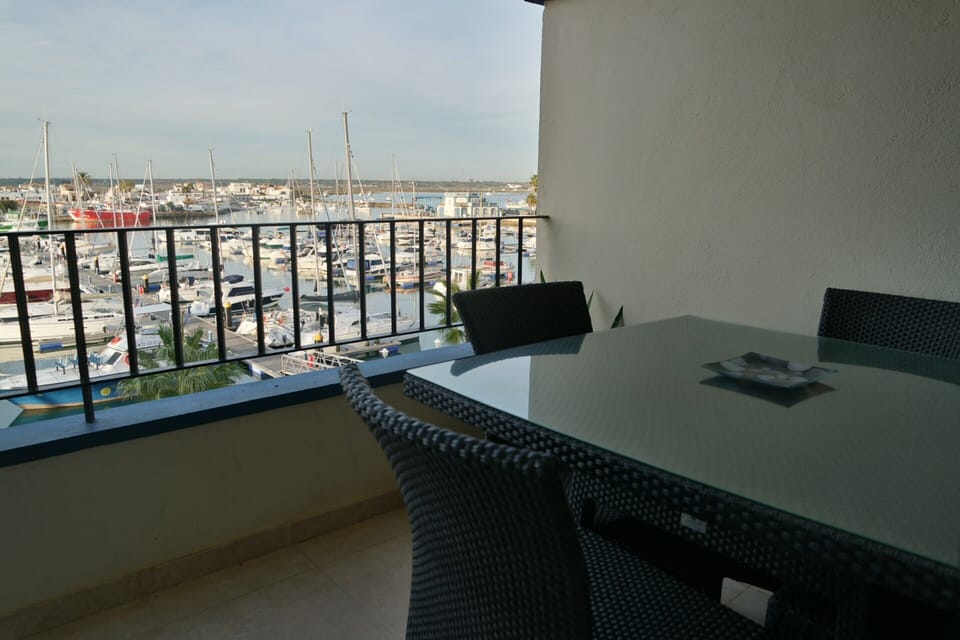 Apartment | Outdoor dining