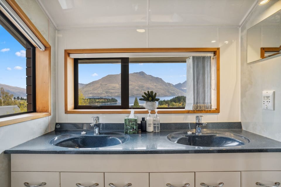 Ensuite of the Master Bedroom