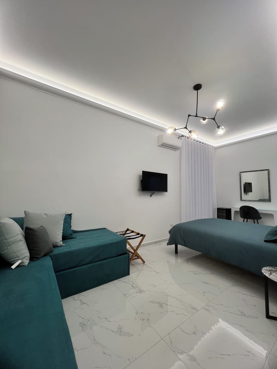 Luxury Quadruple Room | Free minibar, in-room safe, free WiFi