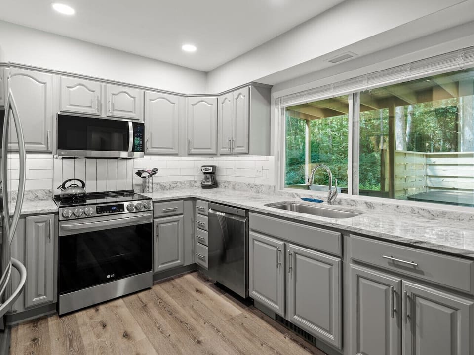 Fully Furnished Kitchen Stocked To The Gills!