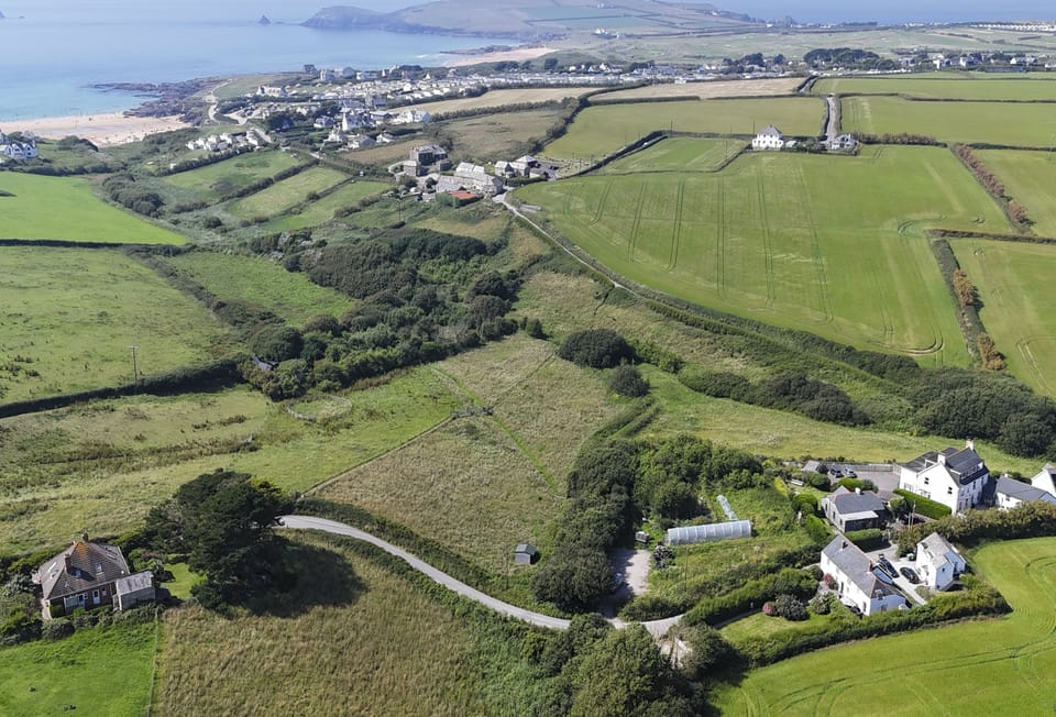 Primrose Cottage, Treyarnon Bay: Just a 10-minute stroll from the golden sands of Treyarnon Bay