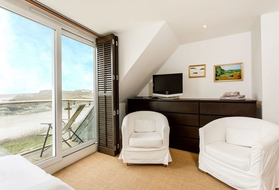 Surfside, Mawgan Porth. The perfect spot to sit back with your morning coffee and take in the stunning view.