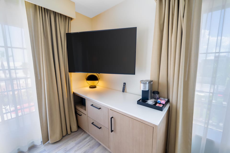 Premium bedding, pillowtop beds, in-room safe, desk