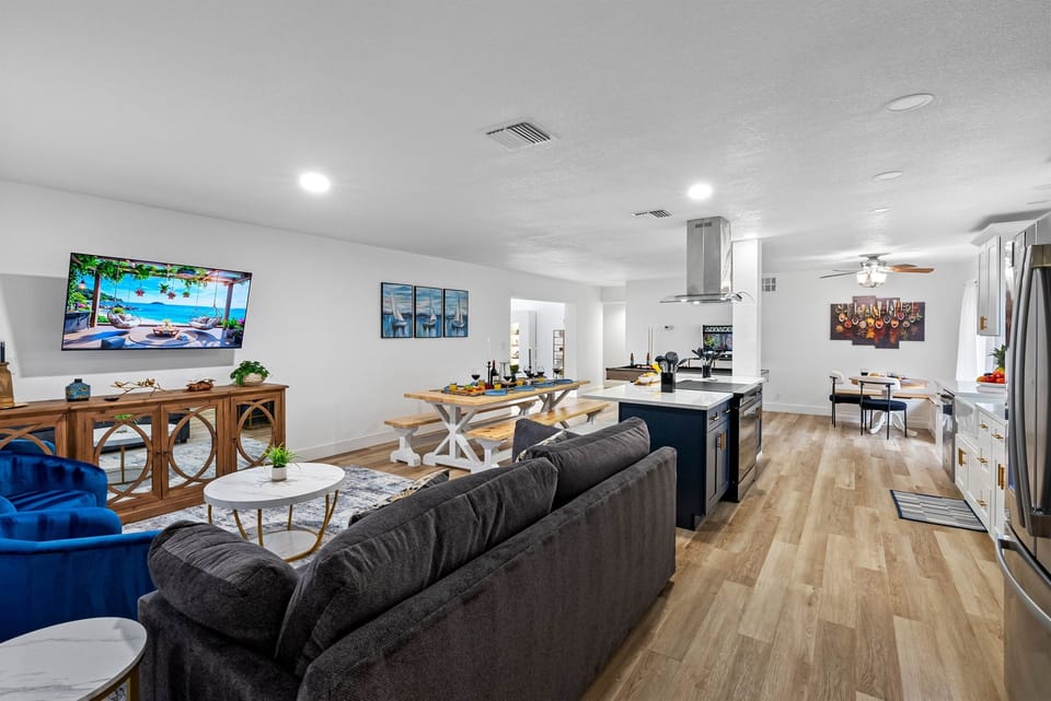 Curl up with a good book or enjoy game night with the whole crew—this space is made for downtime.