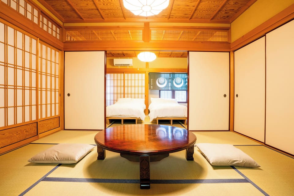 Deluxe Room | In-room safe, desk
