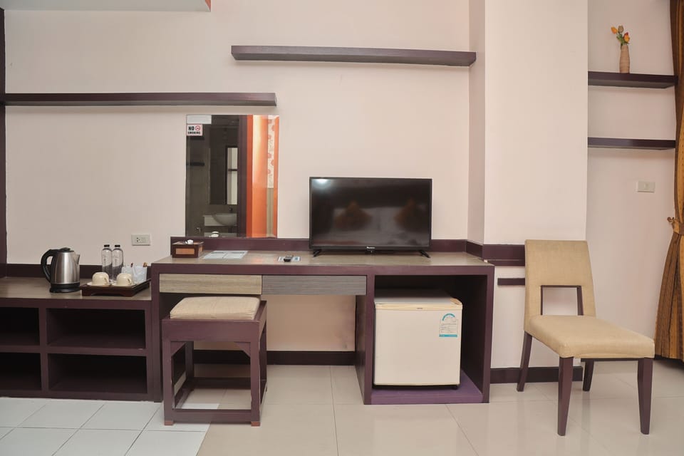 Deluxe Double Room, Balcony, Mountain View | Room amenity
