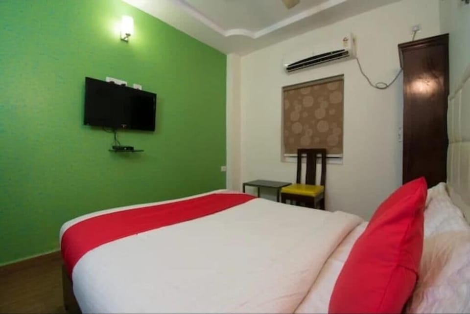 In-room safe, free WiFi, wheelchair access