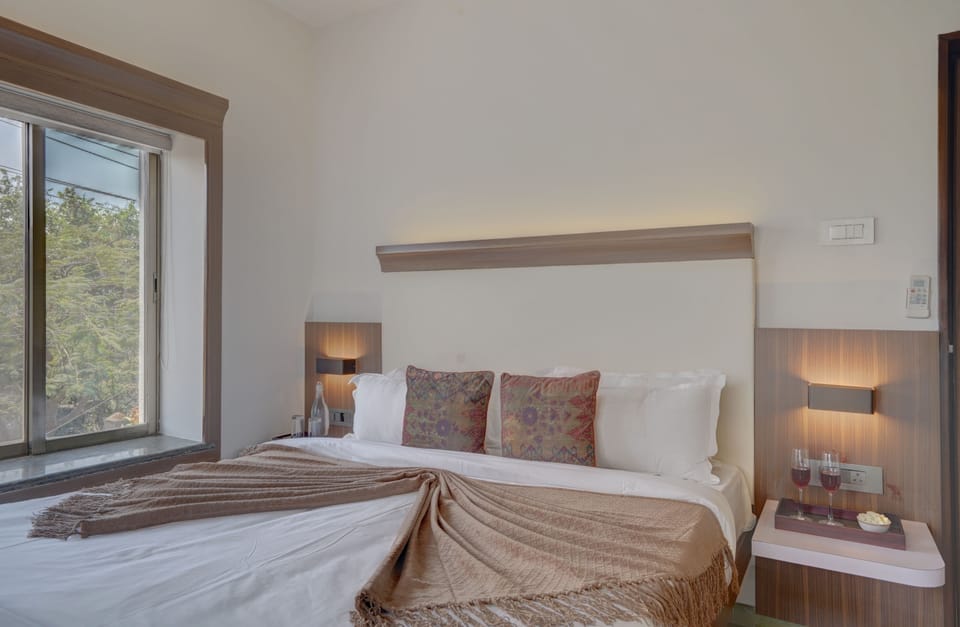 Villa, Balcony, City View | Desk, iron/ironing board, rollaway beds, free WiFi