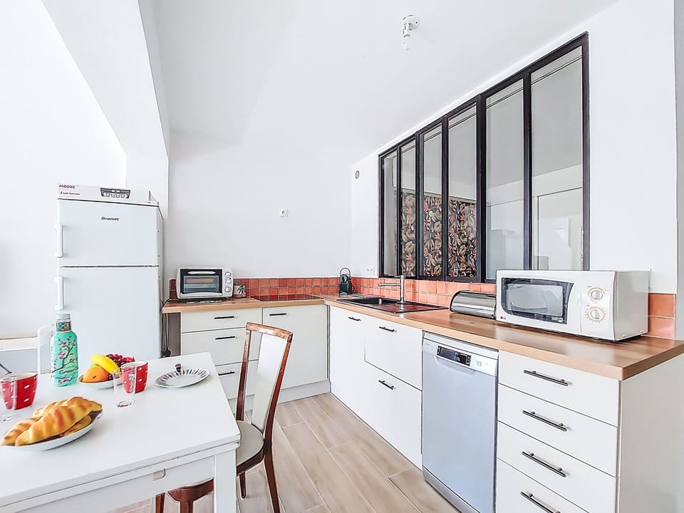 Kitchen / Dining Room