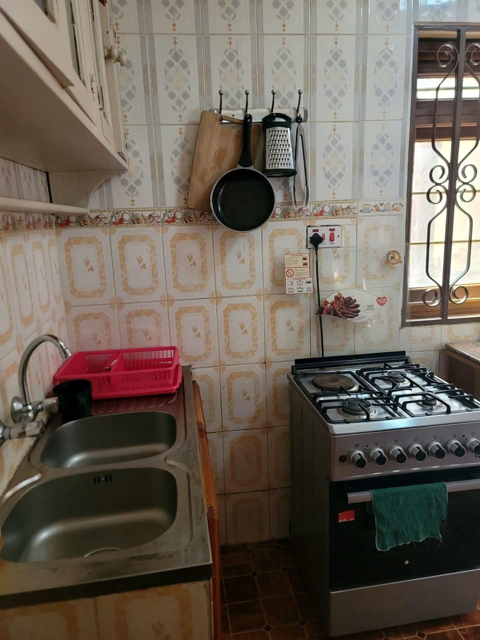 Deluxe Apartment | Private kitchen | Electric kettle
