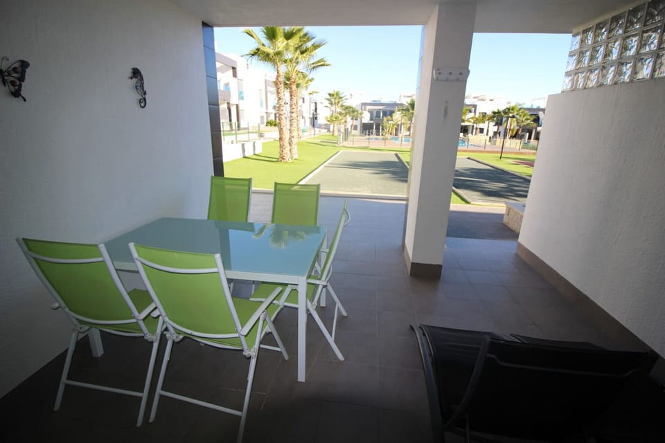 Apartment | Outdoor dining