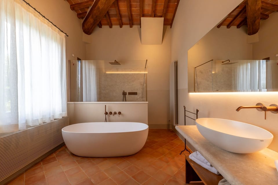 Suite, City View | Bathroom | Free toiletries, hair dryer, slippers, bidet