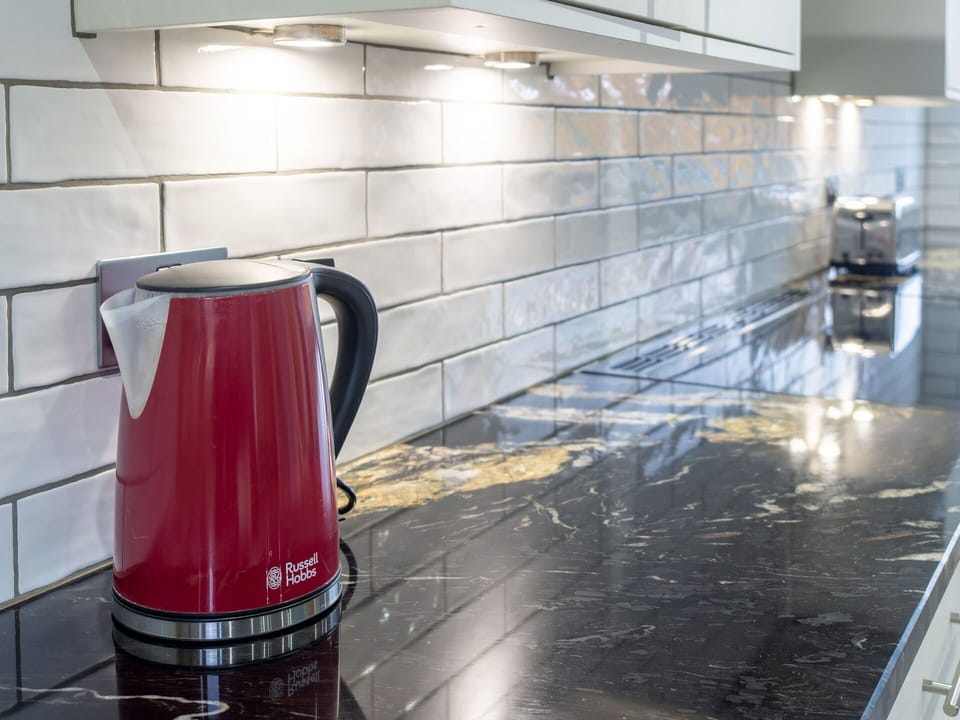 Kitchen Appliance, Kitchen, Major Appliance, Home Appliance, Countertop, Cabinetry, Small Appliance, Tile