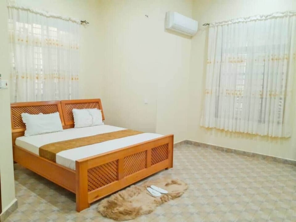 Luxury Villa, Garden View | Desk, iron/ironing board, free WiFi, bed sheets