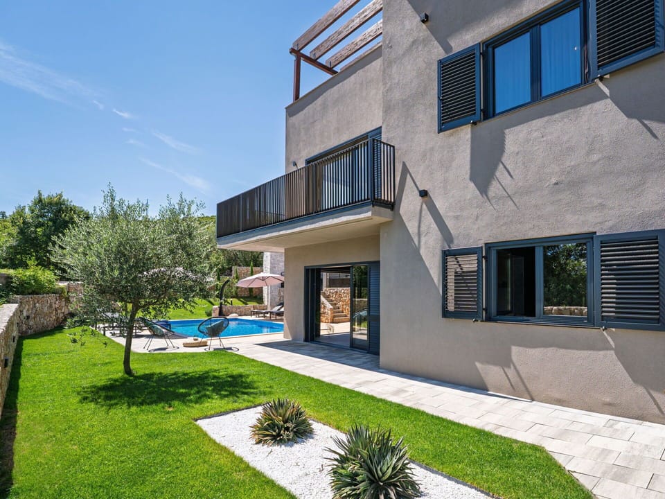Wall, Residential Area, Home, Architecture, Facade, House, Estate, Balcony, Composite Material, Apartment