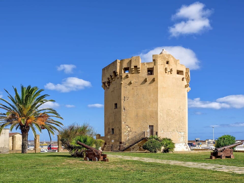 Sky, Historic Site, Monument, Castle