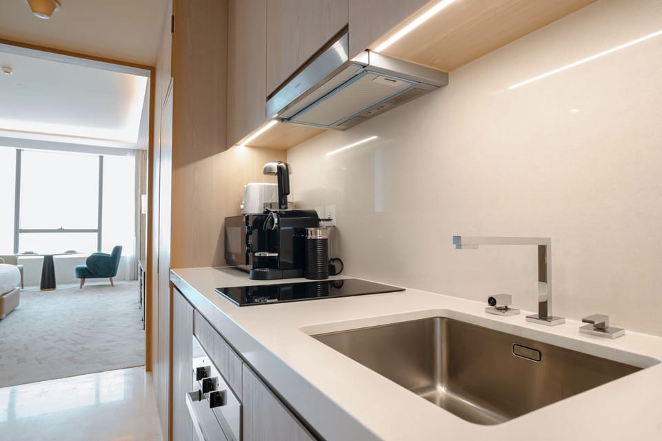 Luxury Apartment, 1 King Bed, Air conditioning, Sea View | Private kitchen | Full-size fridge, microwave, oven, stovetop