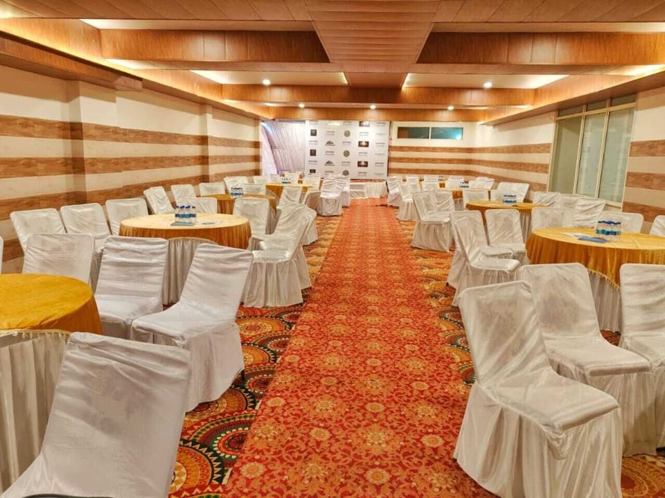 TRIBHAV Rohtang Heights Resort Hotel in Manali