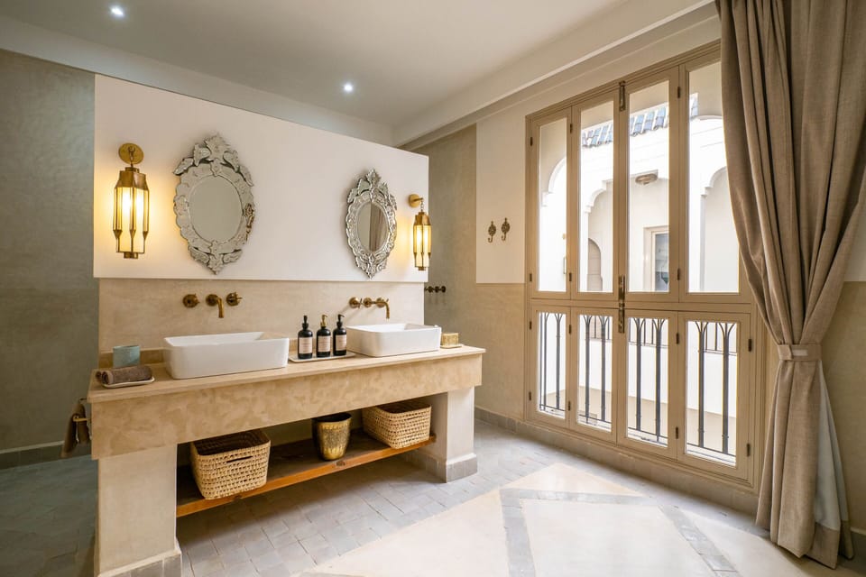 Suite, Non Smoking | Bathroom | Hair dryer, towels