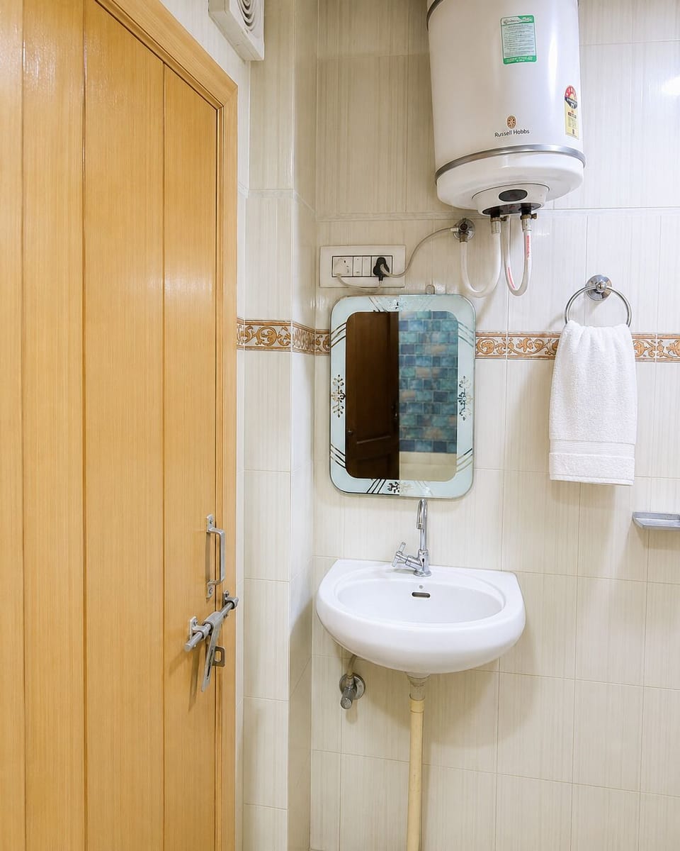 Executive Double Room | Bathroom | Shower, soap