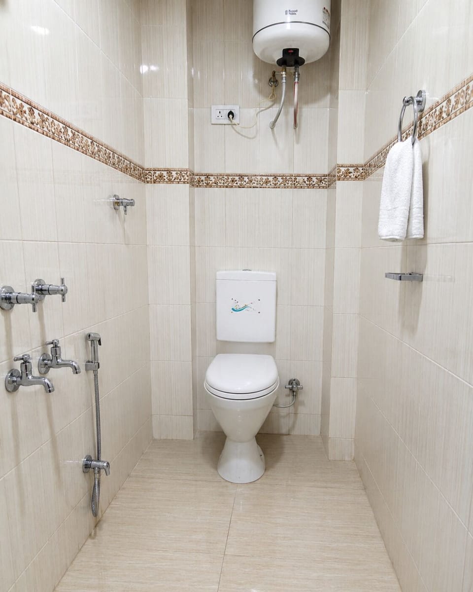 Executive Double Room | Bathroom | Shower, soap