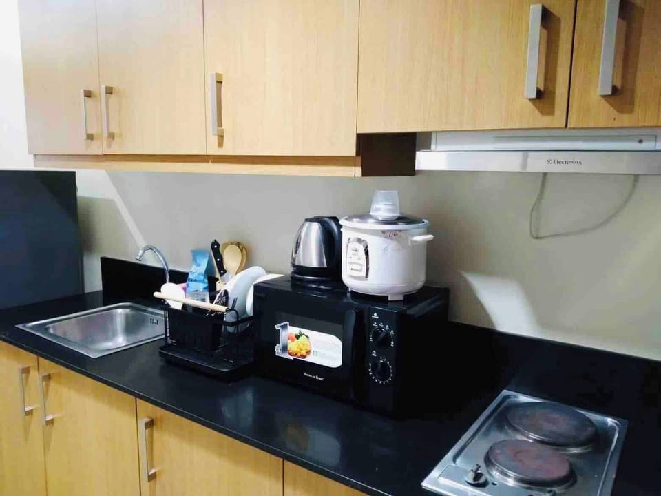 Apartment, 1 Bedroom, Smoking, City View | Interior