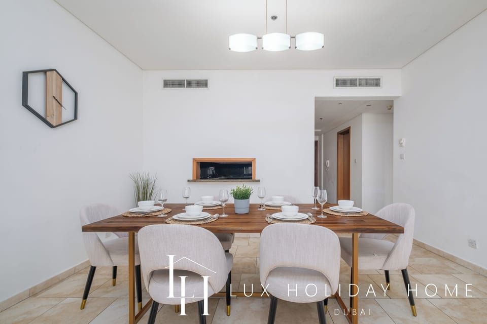 Apartment, Partial Sea View | In-room dining