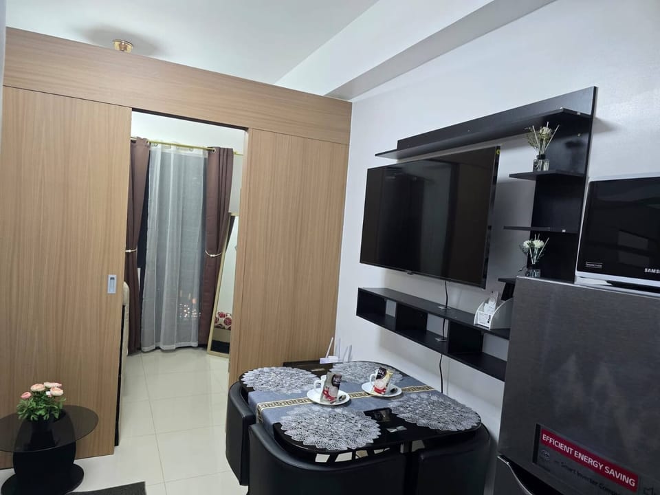 Condo, 1 Bedroom, Accessible, Balcony | Interior