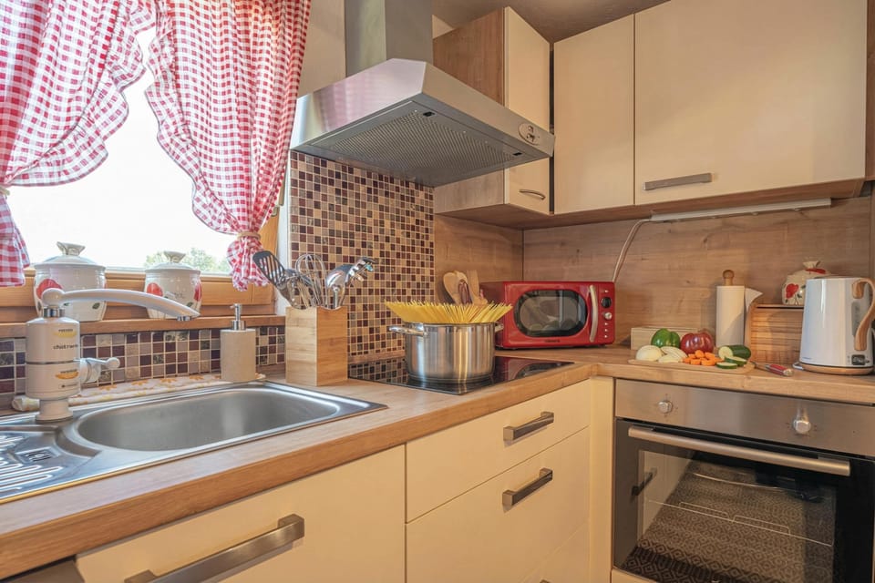 Family House, Multiple Bedrooms (Wellness House Deer's Hill) | Private kitchen | Fridge, microwave, oven, stovetop