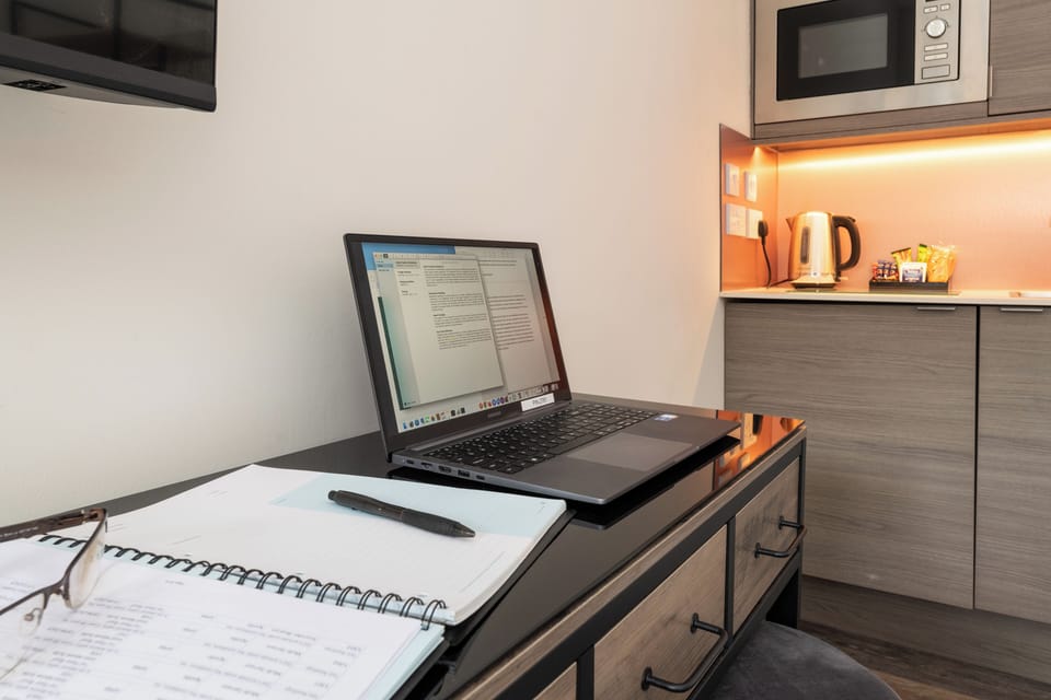 Studio, 1 Bedroom (Mews Room) | Premium bedding, soundproofing, iron/ironing board, bed sheets
