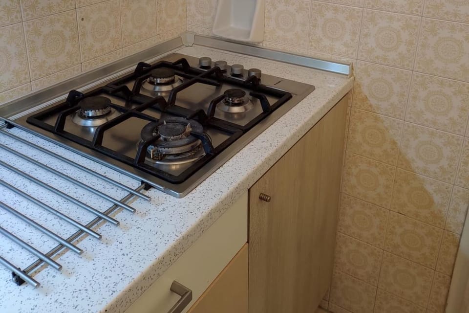Fridge, microwave, stovetop, electric kettle