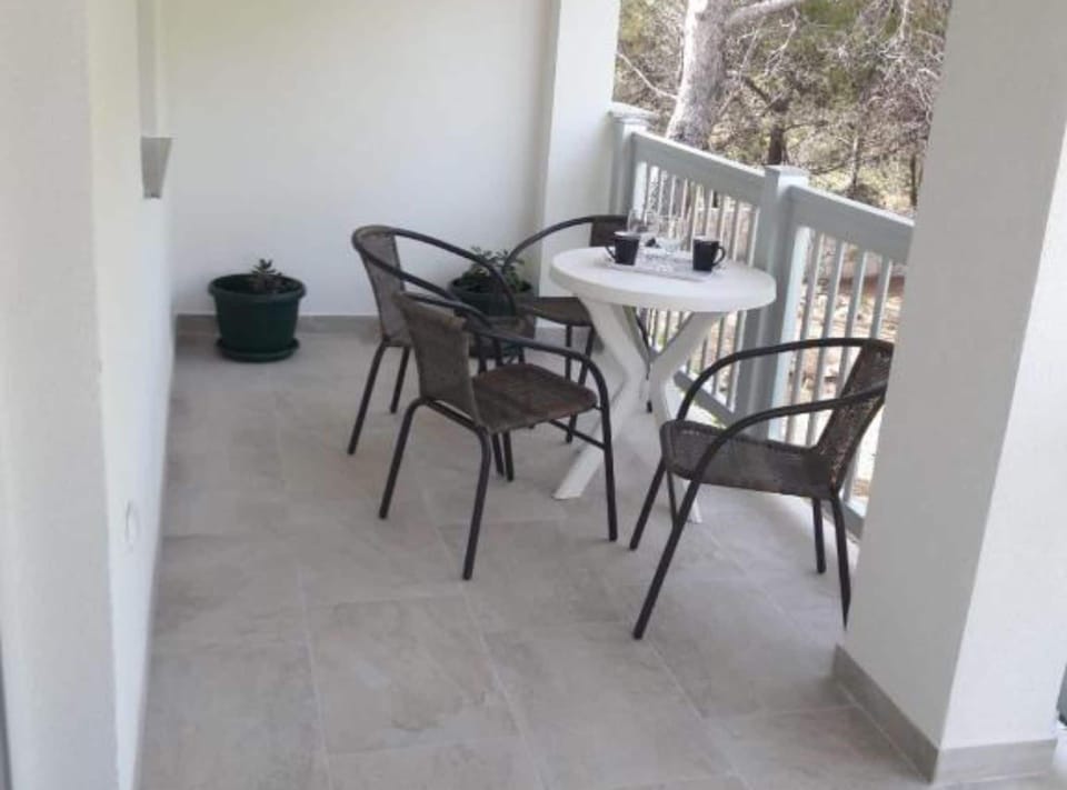 Apartment (Two Bedroom Apartment with Sea View) | Balcony