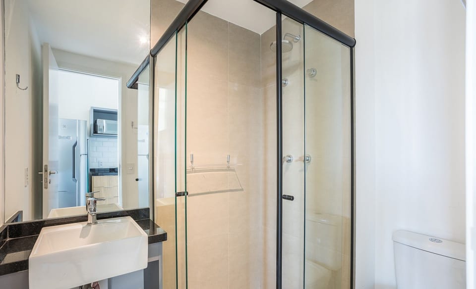 Basic Apartment | Bathroom | Shower