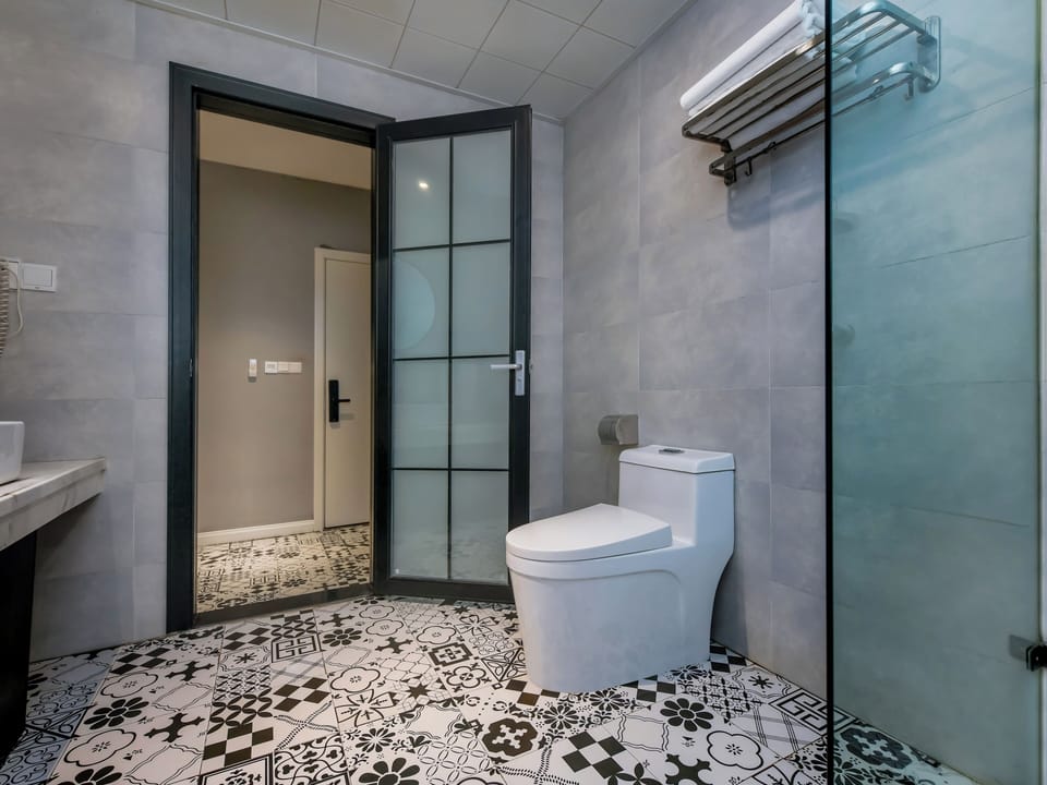 City Room | Bathroom | Free toiletries, hair dryer, slippers, towels