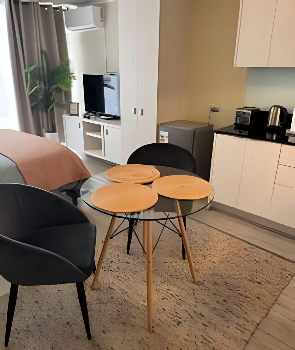 Apartment | Dining