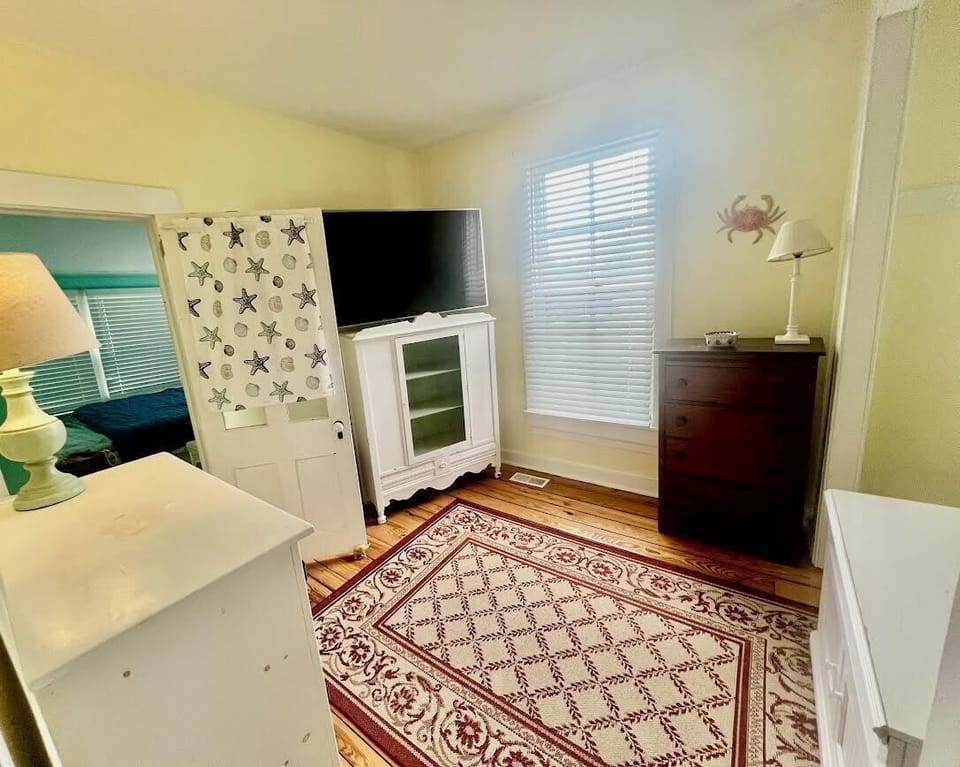 Common area (railroad room) between bedroom 3 and 4