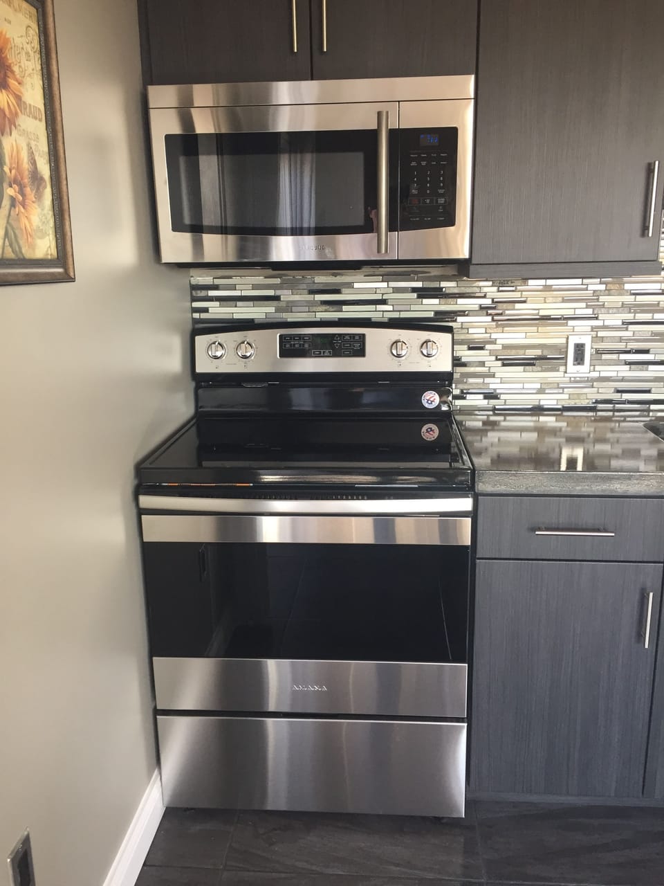 Standard Duplex, 3 Bedrooms (Duplex) | Private kitchen | Full-size fridge, microwave, stovetop, coffee/tea maker