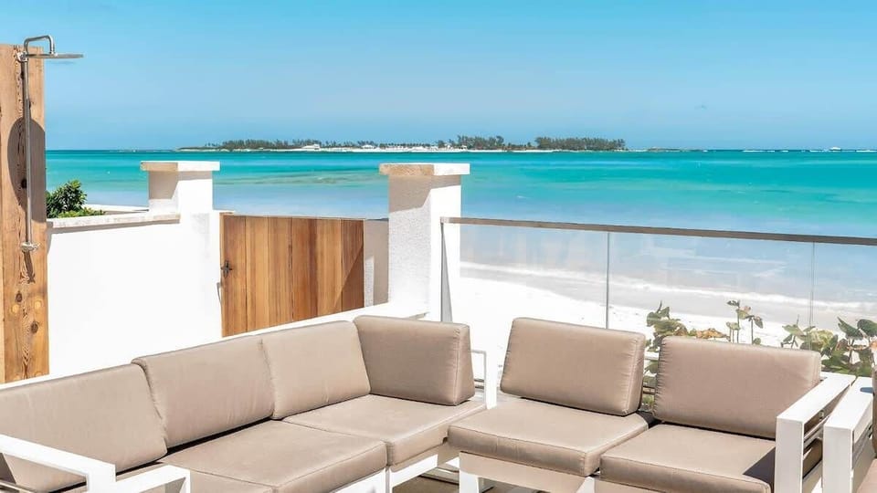 Read, relax and share a drink near the cabana